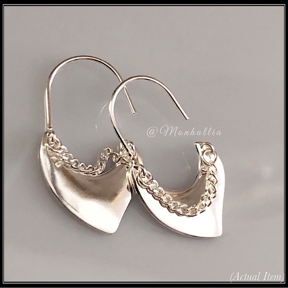 925 SILVER STERLING MINIMALIST CHAIN MOD SHARK HEART HOOK EARRINGS - Picture 3 of 6